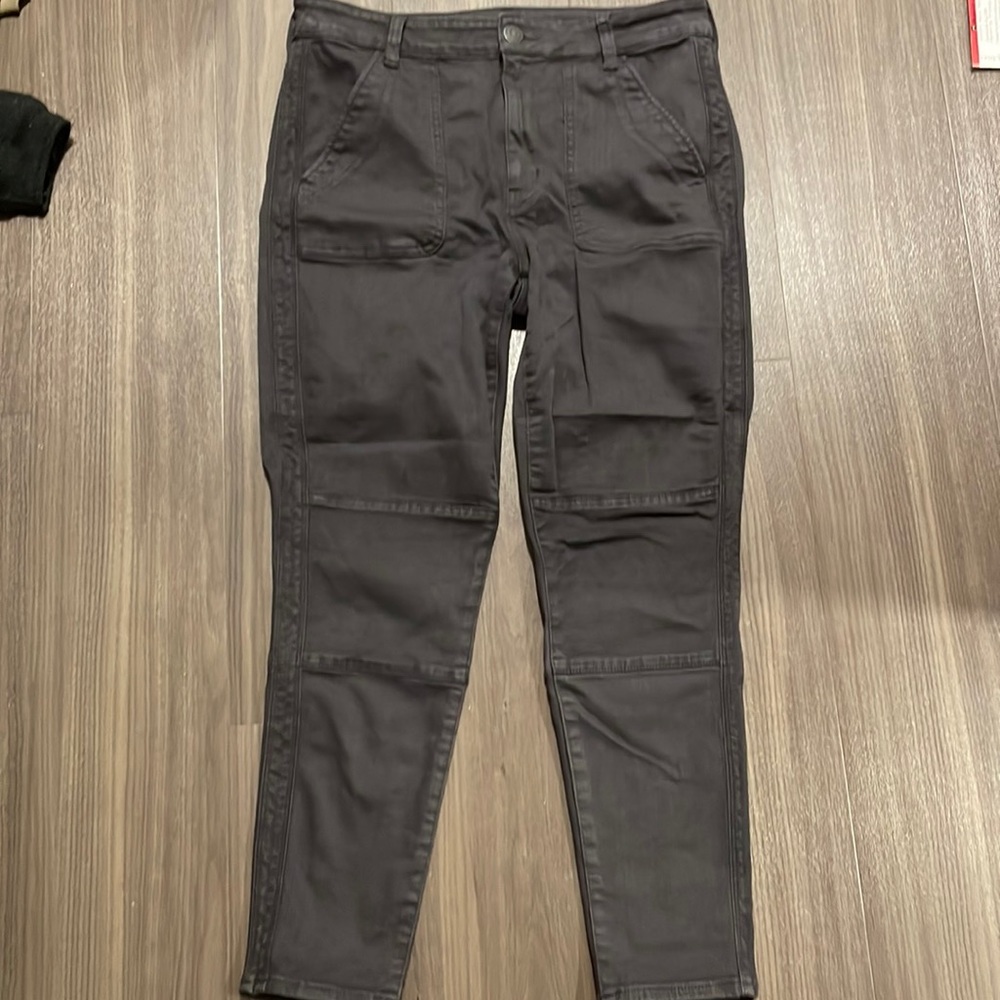 Cargo High-Waisted Jeans